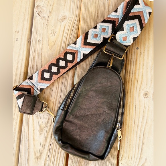 ** SOLD ** NEW* Cute crossbody sling bag with patterned adjustable strap - Picture 2 of 3